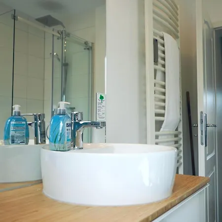 Attraktive- 4 Personen- Waschmaschine-parkplatz