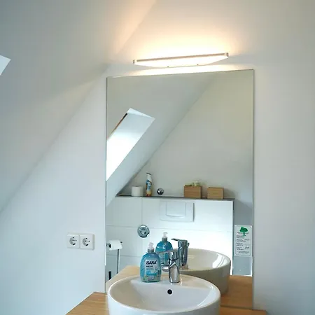 Attraktive- 4 Personen- Waschmaschine-parkplatz